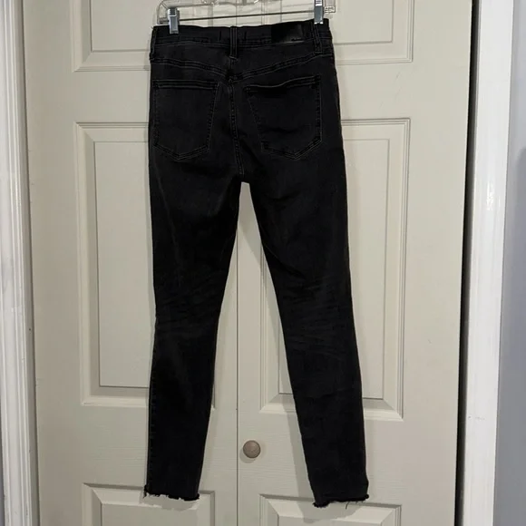 MADEWELL faded black jeans with rips - 9 in mid rise - size 28 - Picture 4 of 7